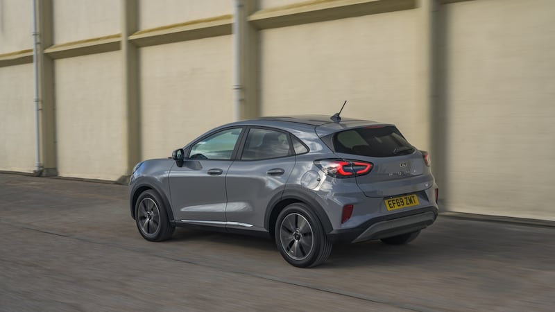 At a time when automatic gearboxes are becoming almost tiresomely ubiquitous, the new Puma has a six-speed manual.