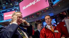 Wall St drops as oil price continues to descend