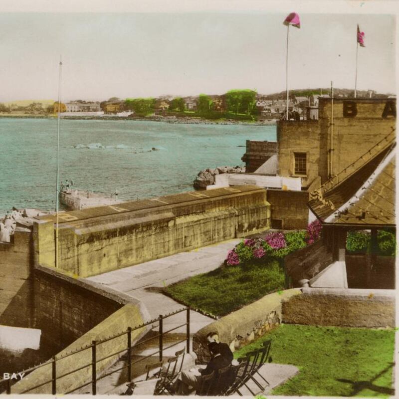 Courtesy of dlr Local Studies, Séamus Kearns Postcard Collection, dlr LexIcon