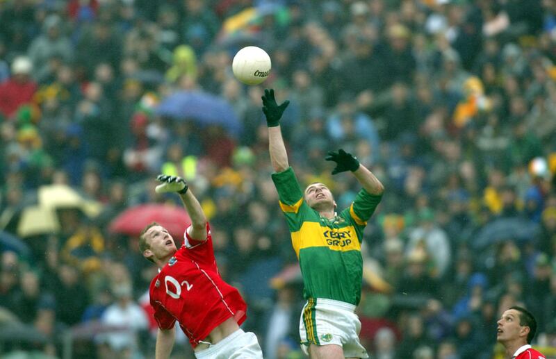 Munster football semi-final Cork vs Kerry 2002: Nicholas Murphy of Cork and Dara Ó'Sé of Kerry under the dropping ball. Photograph: Lorraine O'Sullivan/Inpho