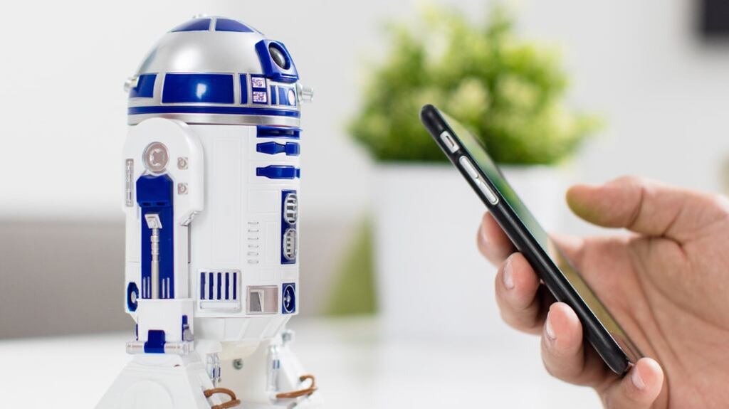Sphero’s R2-D2 droid