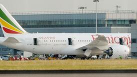 Dreamliner fire probe finds beacons should be switched off