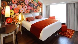 Hotels near the track