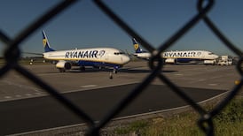 European stocks finish lower on cautious trading day