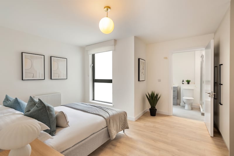 Main bedrooms have en-suite bathrooms