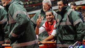 Theo Walcott  ruled out for six months