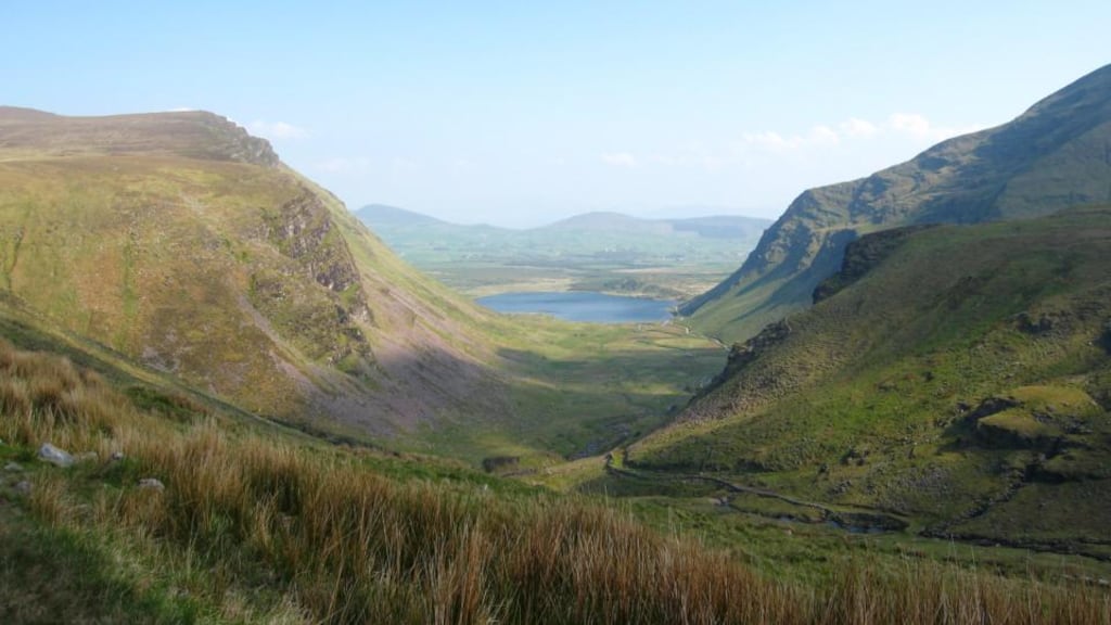 Descent towards Lough Annascaul