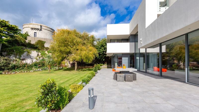 RP 12 Sandycove Avenue North