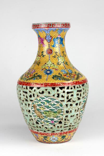 Important Reticulated Fish vase with Qianlong mark €6,000-€8,000 Fonsie Mealy