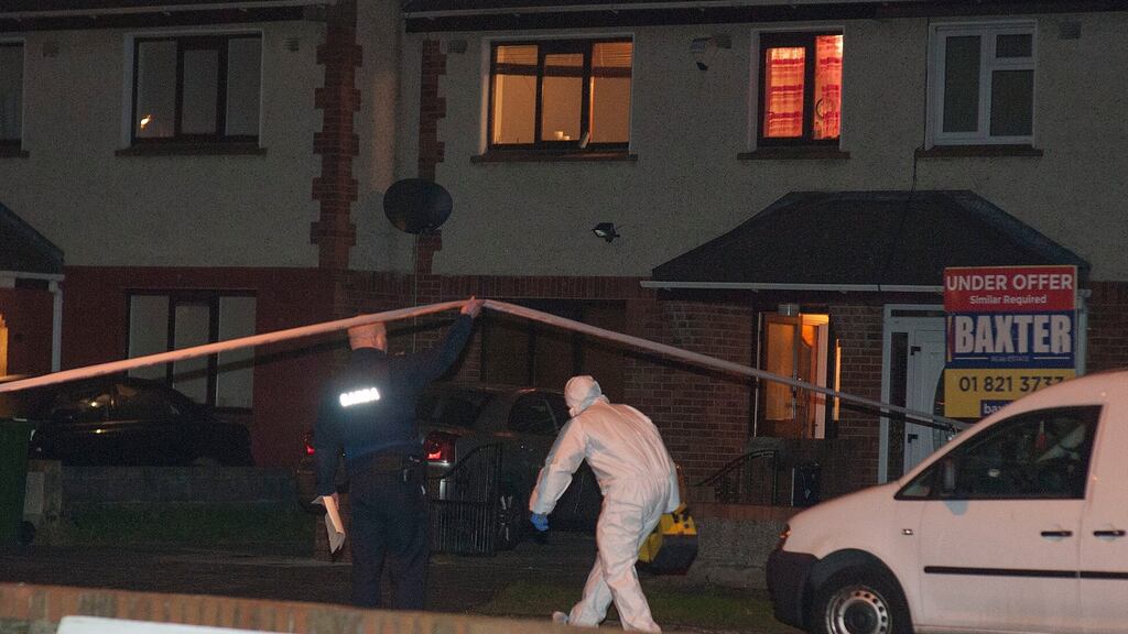 05/12/2016A member of the Garda Technical Bureau pictured at a scene in Parlickstown, Mulhuddart last night where a shooting took place.Photograph: Dave Meehan/The Irish Times A member of the Garda Technical Bureau at the scene of the shooting. Photograph: Dave Meehan/The Irish Times