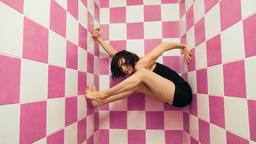 Rachel Ní Bhraonáin in action.