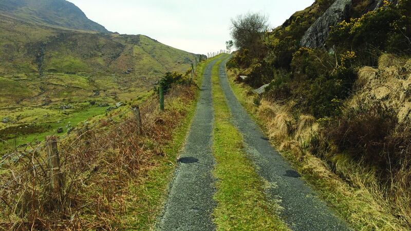 The grassy roads between the Black Valley and Lough Brin