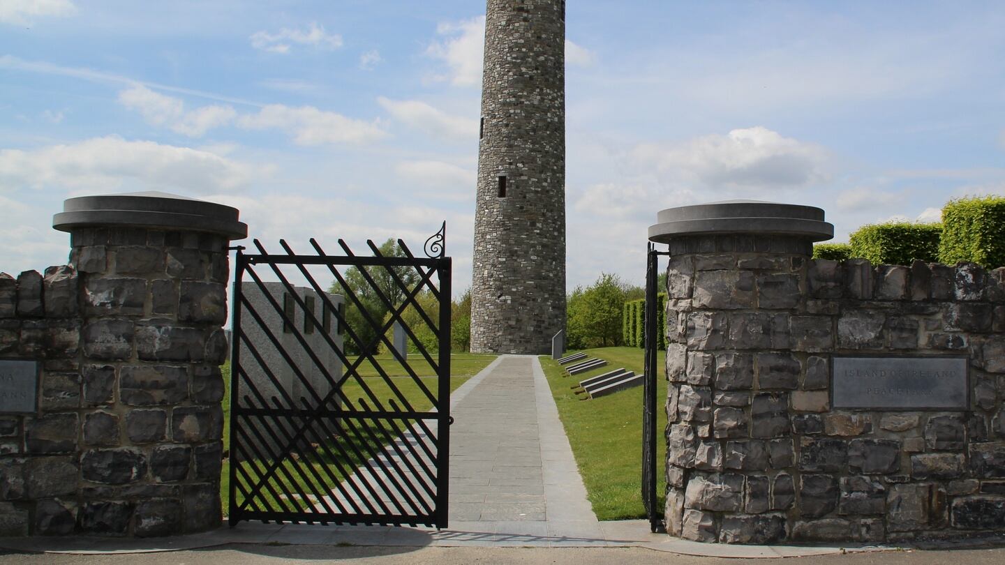 The Island of Ireland Peace Park recognises both traditions in Ireland. It was opened in 1998 by President Mary McAleese and Queen Elizabeth II just a few months after the signing of the Good Friday Agreement