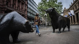 Reluctant bulls forced to chase the rally