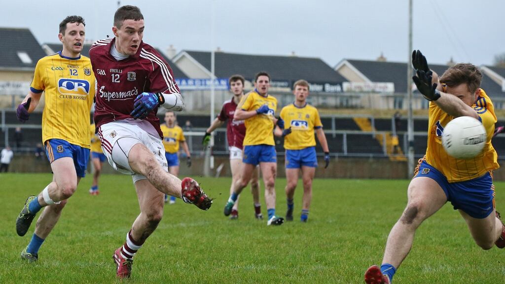 Eamon Branningan shoots for Galway in their Connacht league final wni over Roscommon. Photograph: Inpho
