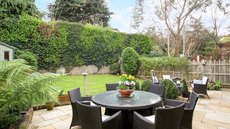 2 Woodview, Commons Road, Loughllnstown, Dublin 18