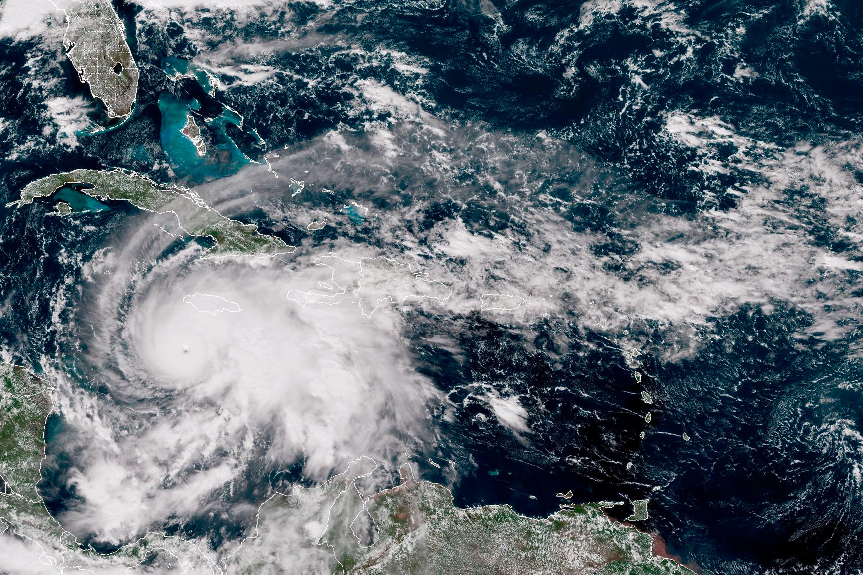 Hurricane Melissa: storm makes landfall in Jamaica with sustained winds of 295 km/h