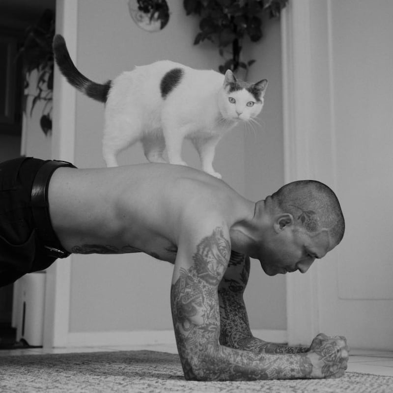 BC-WELL-LOWER-BACK-ART-NYTSF � Back pain is common and complicated. But altering your workout to build control and stability can help prevent it. (Cole Barash for The New York Times) � FOR USE ONLY WITH BC-WELL-LOWER-BACK-ART-NYTSF BY RACHEL FAIRBANK. ALL OTHER USE PROHIBITED.