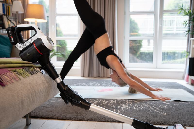 The appliance can rest on surfaces and stand upright without support – handy if you get distracted by a call