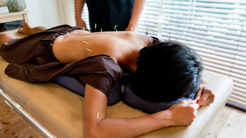 Many patients report beneficial effects of acupuncture but clinical tests do not show any improvement in their disease