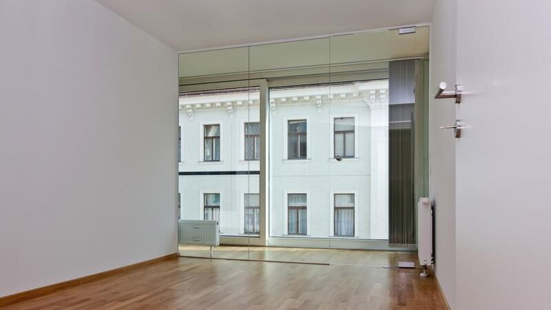 Is it legal to sell property when the management fee is unknown?