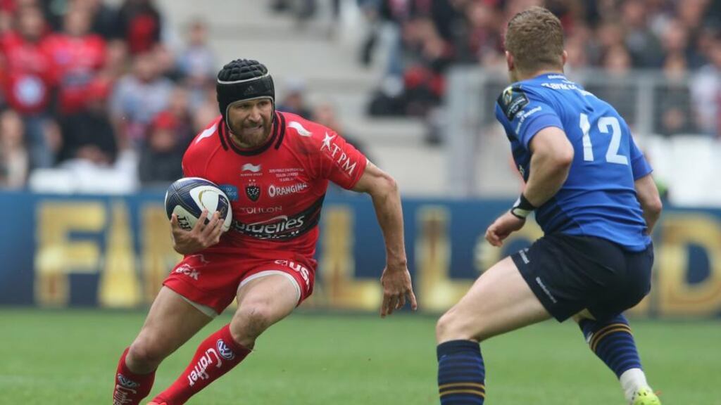 Toulon’s Matt Giteau runs at Leinster’s Ian Madigan during the Champions Cup semi final match at Stade Vélodrome 5 in Marseille. Photo: David Rogers/Getty Images
