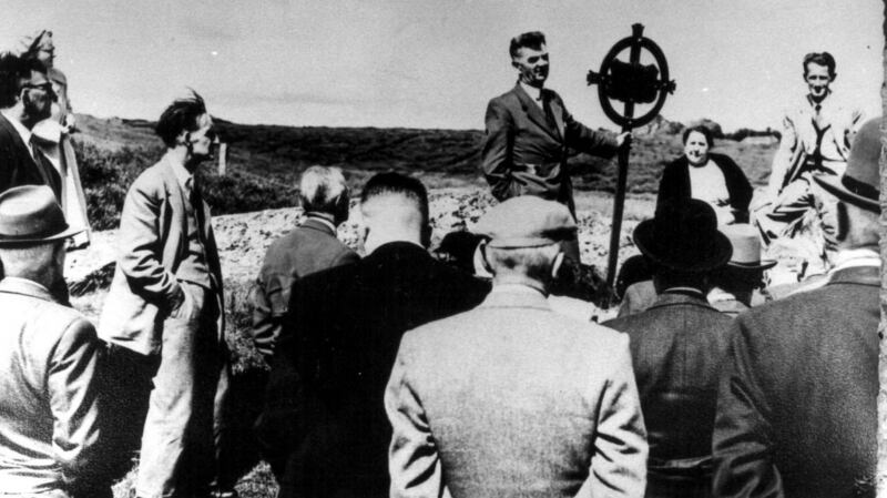 Tom Barry addresses fellow IRA men who took part in the Kilmichael Ambush in Co Cork in November 1920.