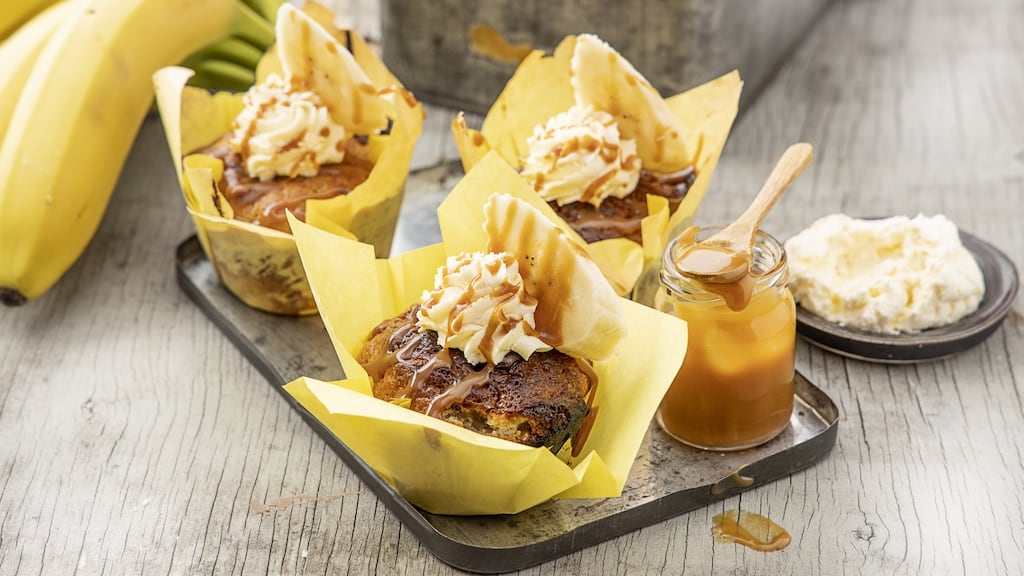 Banoffee muffins with caramel sauce