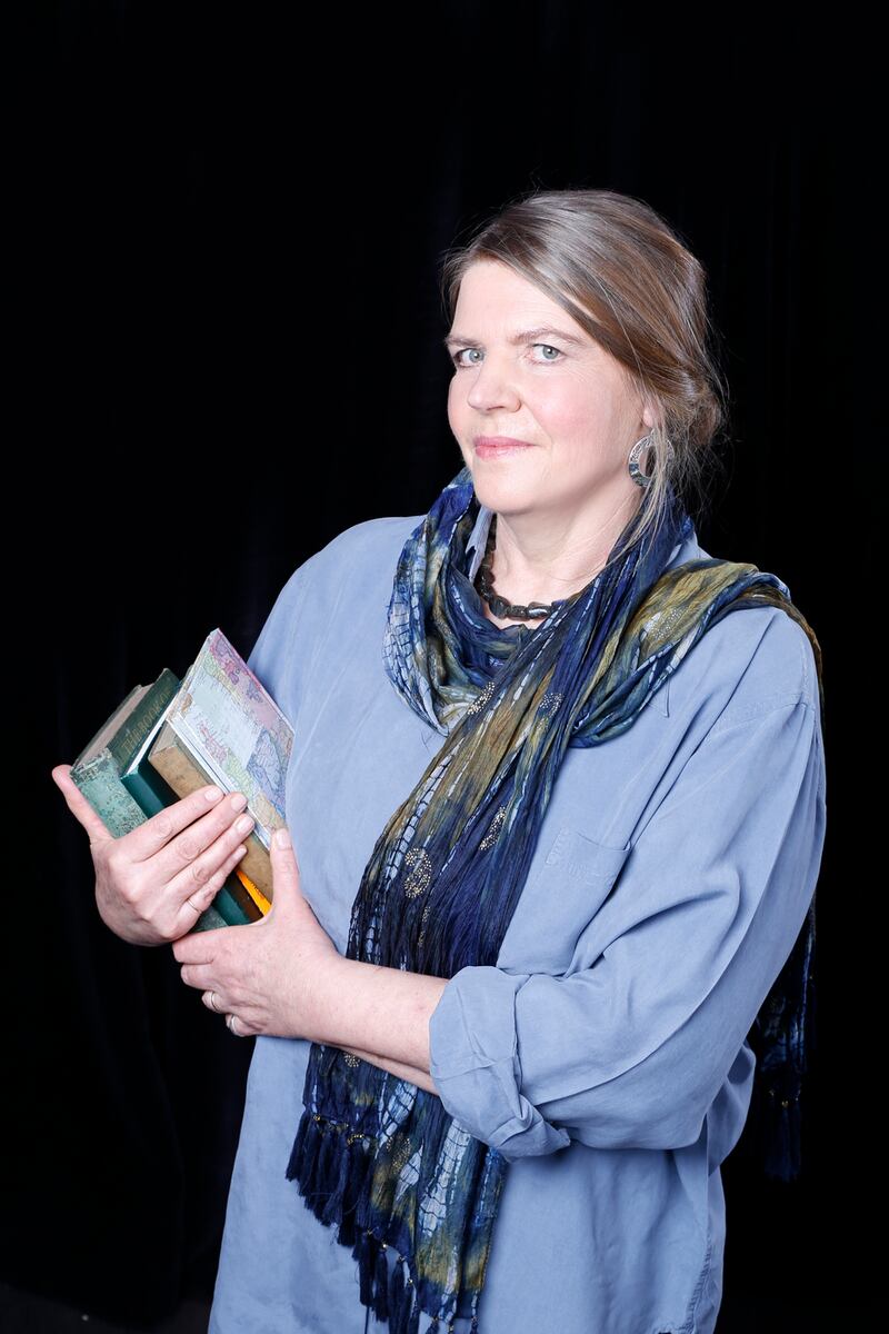 Jane Robinson is writer-in-residence for the Red Line Book Festival, 2021. She will lead a course online, free and open to the public to apply, titled: Unroar – Outdoor Poetry in a Time of Ecological Crisis