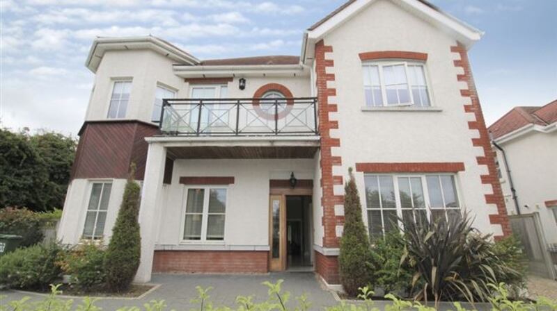 10 Cairnbrook, Glenamuck Road, Dublin 18.