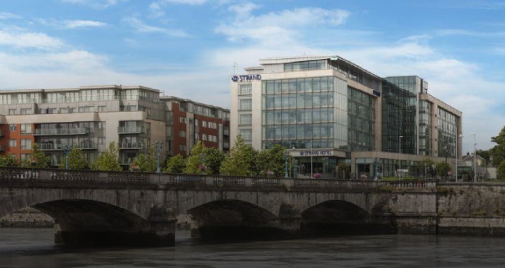 SFTW: Limerick Strand Hotel
