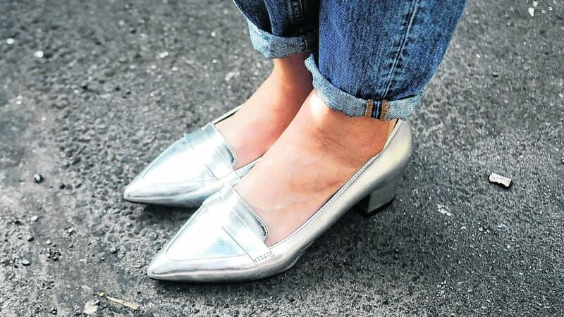 Pointed-toe metallic shoes by SOS