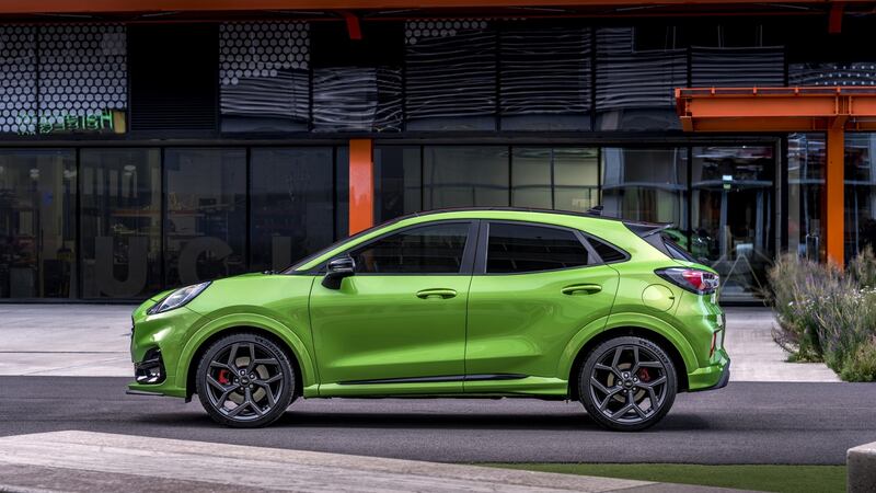 The ST features the same bug-eyed front light styling as the original Puma of 30 years ago, but that’s about the only styling link it has to that car.