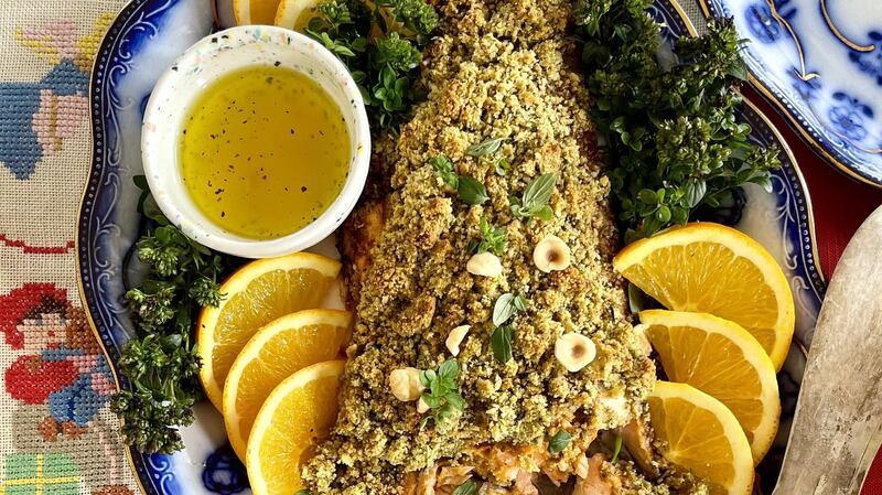 Salmon with encrusted hazelnuts and a citrus dressing