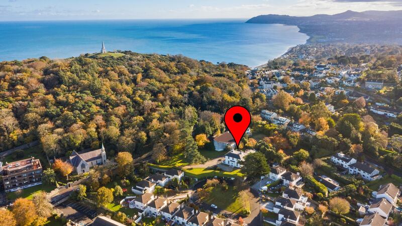 An aerial view of Mount Auburn House shows its proximity to Killiney Hill and Killiney Bay