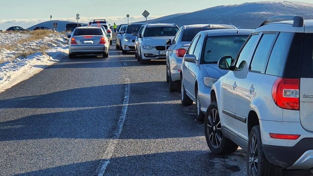 Gardaí conducted an operation in the uplands of Wicklow last weekend, to stop people going there in breach of the 5km rule. Vehicles were towed away for illegal parking and blocking access