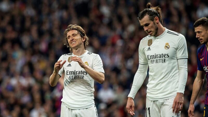 A dejected Luka Modric and Gareth Bale during the match. Photograph: Rodrigo Jimenez/EPA