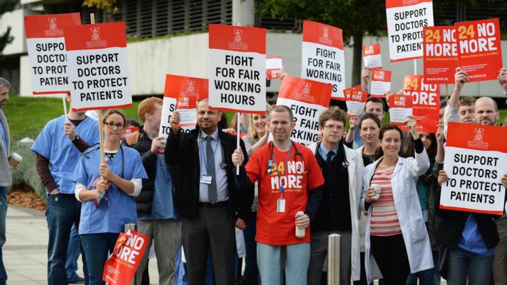 Junior doctors on picket duty outside St Vincent’s hospital in Dublin yesterday. Photograph: Cyril Byrne