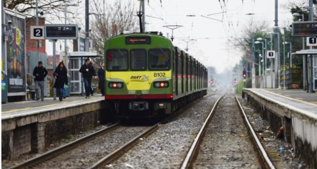 There are delays of up to 30 minutes on DART services this morning after a truck hit a bridge at Clontarf. Management at Iarnród Éireann has said unions’ withdrawal of co-operation on training must be addressed as it is damaging its financial position.