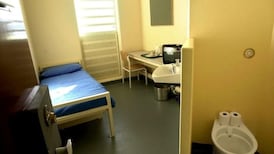 Fifty prisoners protest entitlement curtailments in Midlands Prison