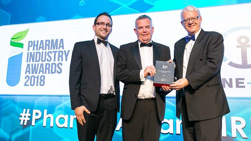 Matt Moran, Director (& Judging Co-ordinator), BioPharmaChem, presents the Pharma Start-up Company of the Year award to KarolDabrowski & PatLynch, EviView.
