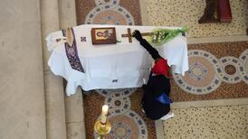 Absence of politicians at Connell funeral raises questions