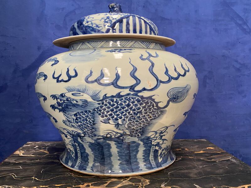 Chinese porcelain blue and white temple vase