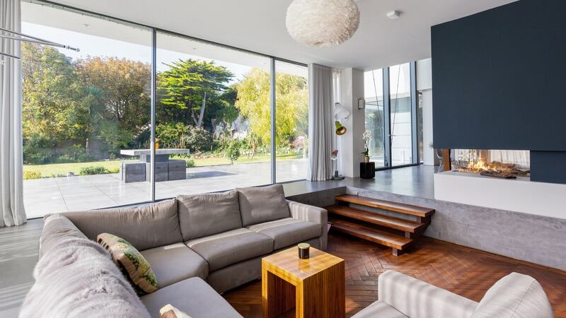 12 Sandycove Avenue North