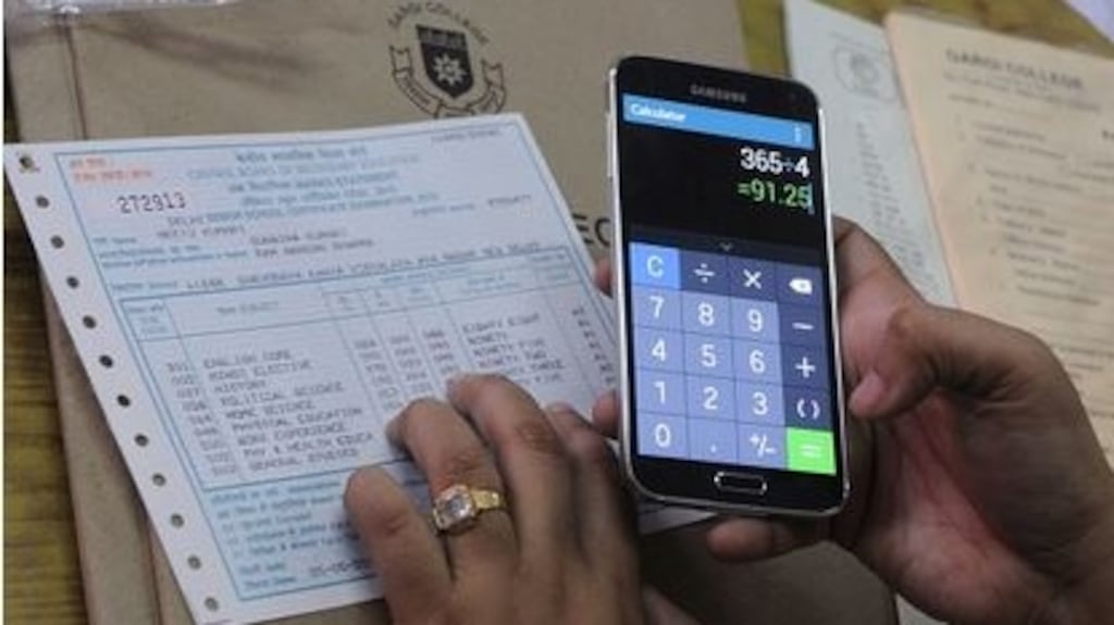 Defined contribution schemes do not promise a specific pension payment