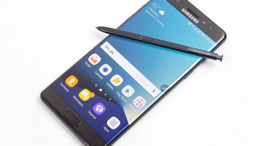 Samsung Galaxy Note 7: while you’ll probably still need to type an email using two hands, you can comfortably fit the phone in one hand