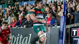 Leicester bounce back with bonus-point win over Scarlets