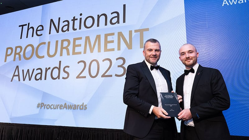 Thomas Hickey, community lead at BusinessRiver, presents procurement leader award 2023 to Luke Hanlon