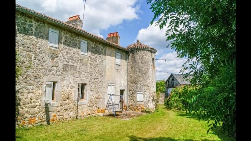 In Neuvy Bouin, this tower house is 70km away from Poitiers.