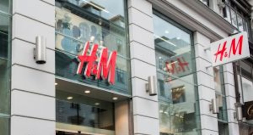 H&M plans to roll out in 8 to 10 online markets in 2015 after starting up sites in Spain, Italy and China this autumn